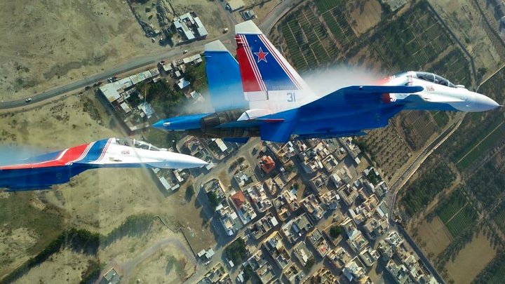 Летчики Су-57 получили противоперегрузочные костюмы для испытаний