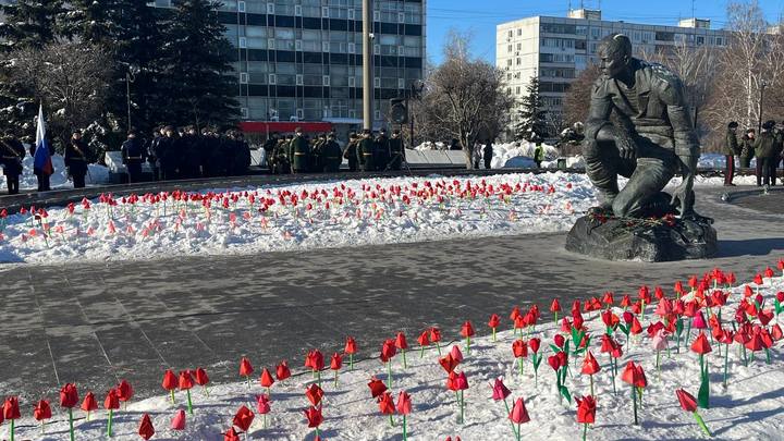 В Самаре прошла акция Красный тюльпан ко дню памяти погибших воинов