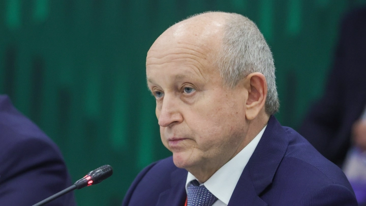 Ни Госуслуг, ни покупки машин: Злостных неплательщиков алиментов внесут в особый список