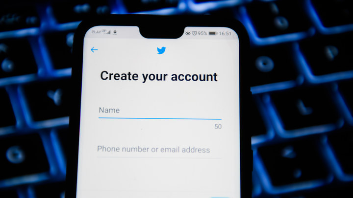 Инфовойна уже получила подпитку: Twitter задним числом признал, что русские тролли заблокированы ни за что