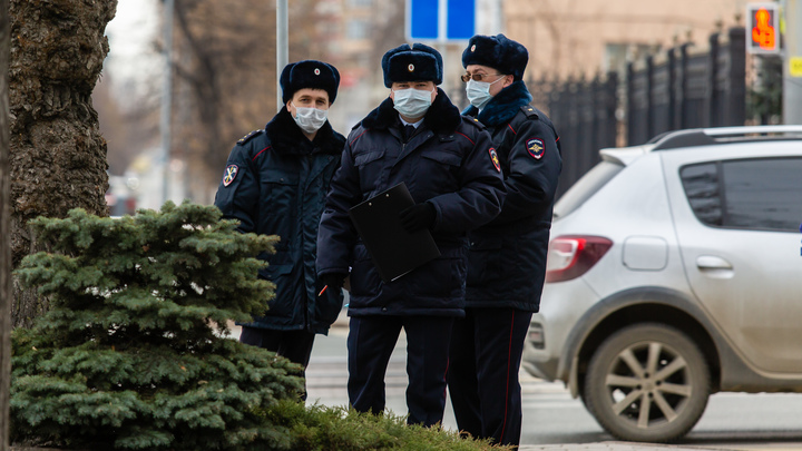 У полицейских из Челябинска в командировке заподозрили COVID-19