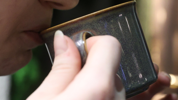 Ученые рассказали о необычном способе похудения с помощью обычного напитка