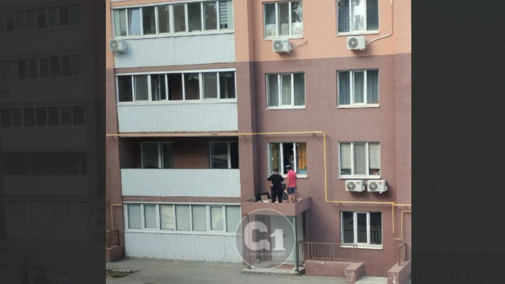 В ЖК “Новая Самара” местный житель выпал из окна