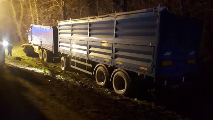 В Кавказском районе два человека погибли после столкновения фур с легковушкой