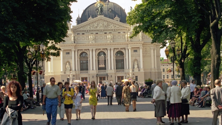 Не подполье, а сопротивление: Как русские возвращаются на улицы Львова