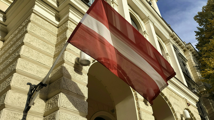 Должно последовать наказание: Защитившему русский язык в латвийском сейме депутату грозит уголовное дело