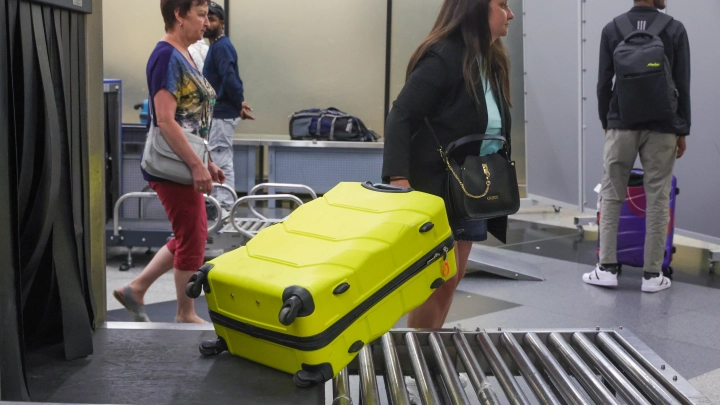 Поехала в отпуск с мужем … в багажнике: на Крымском мосту у туристки нашли человеческий череп