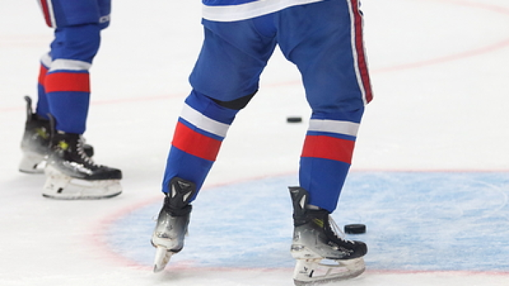 39-летний хоккеист умер во время матча на ледовой арене «Локомотив» в Екатеринбурге