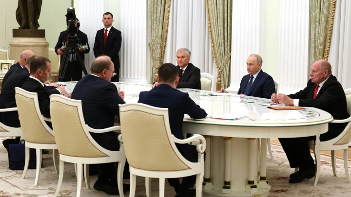 Проблема очень чувствительная: Зюганов пожаловался Путину на тарифы за ЖКХ