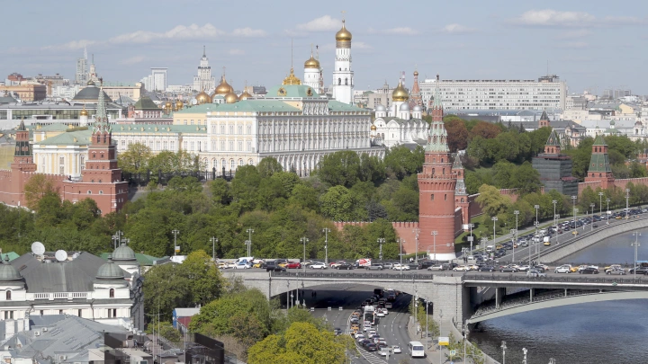 Глазьев - о новом миропорядке: Запад схлопывается, у России ещё есть шанс стать частью Востока