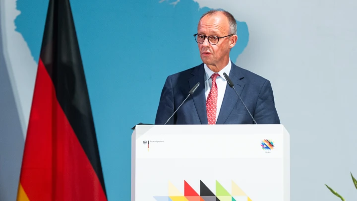 Немцы, готовьтесь. Киев расшифровал послание СВР к Мерцу