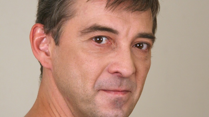 Появились данные о том, куда пропал отмалчивающийся об СВО актёр сериала Сваты Добрынин