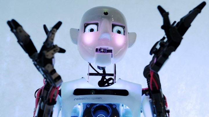 Столичные производители оснащают вузы и колледжи уникальными роботами - Собянин