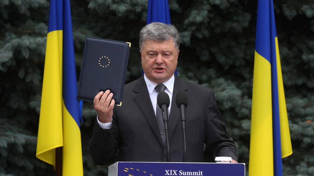 Политолог Корнилов: Порошенко в западных странах уже ищет, где соломку подстелить Политолог Корнилов: Порошенко в западных странах уже ищет, где соломку подстелить