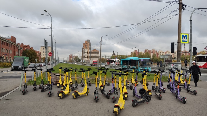 Госдума одобрила поправки о штрафах для электросамокатчиков