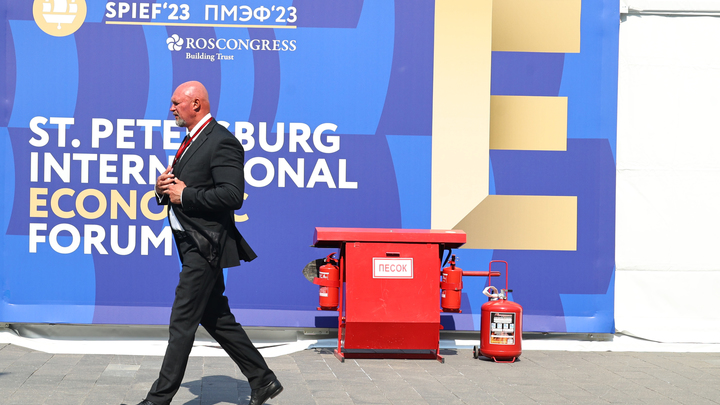 АиФ представят на ПМЭФ мультимедийную редакцию