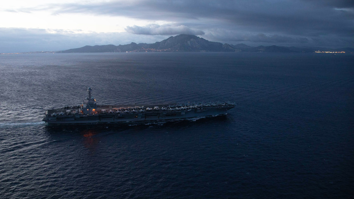 Ударили по кошельку: Рой дронов заставил американский корабль драпать - секрет оказался прост