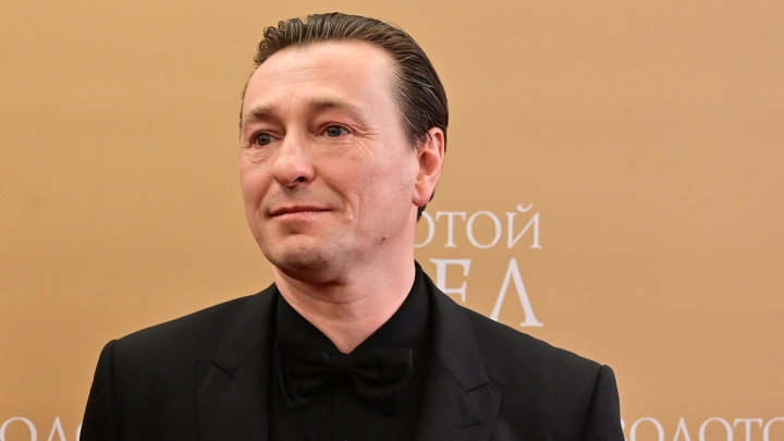 Сергей Безруков удивился и порадовался настоящему снегу в Новосибирске