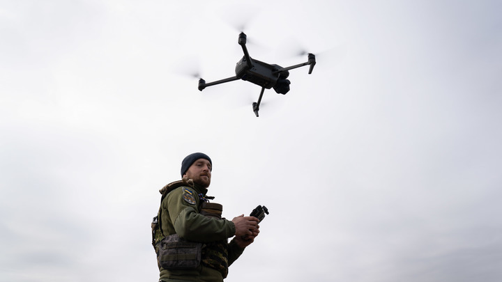 В ВСУ пожаловались на залетающие вглубь Украины русские дроны-разведчики