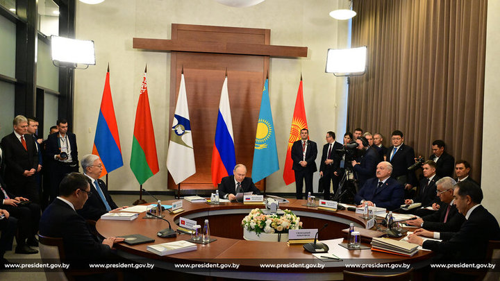 Между Лукашенко и Пашиняном произошла жёсткая публичная перепалка во время заседания ЕАЭС