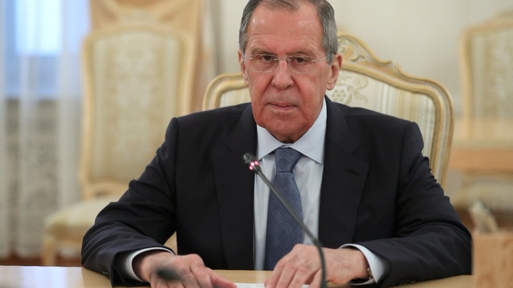 Лавров даже не намекает Западу, а говорит прямо: Чтобы никто не умирал