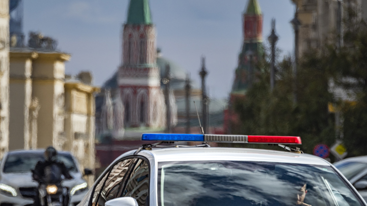 На КПП отдела полиции в Москве обезвредили мужчину с оружием