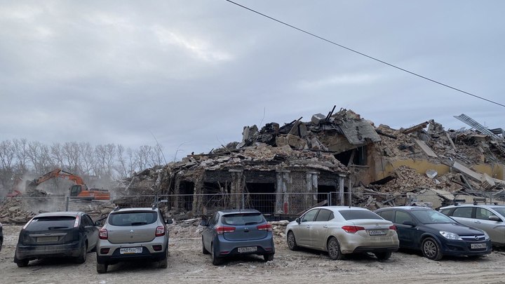В Екатеринбурге полностью уничтожили легендарную больницу в Зеленой роще