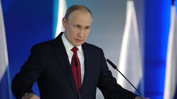 Нет выше чести, чем носить русский мундир: Путин поздравил граждан России с Днём защитника Отечества