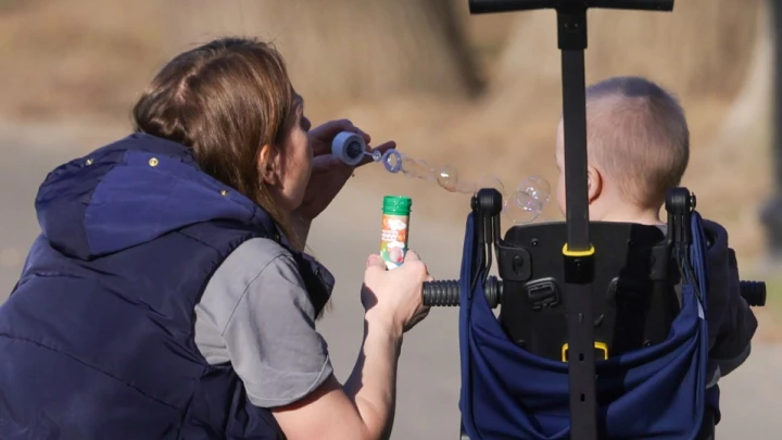 Маткапитал для тех, кто рожает раньше 24 лет, надо увеличить – Предложение Лантратовой