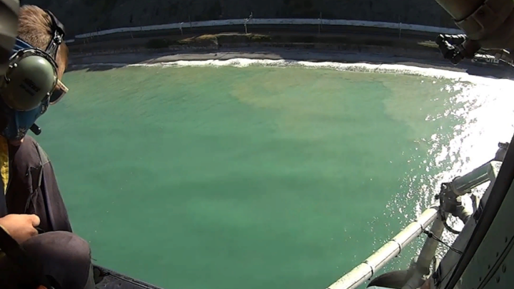 МЧС показало видео поисков пропавших во время непогоды в Сочи мужчины и троих детей