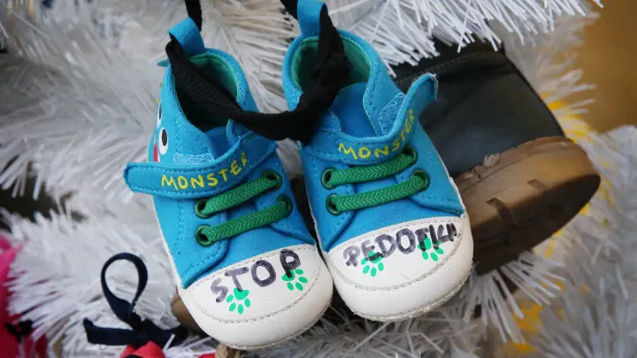 Два педофила в Екатеринбурге заманили маленьких мальчиков в сауну, чтобы расслабиться. Детей спасли в последний момент