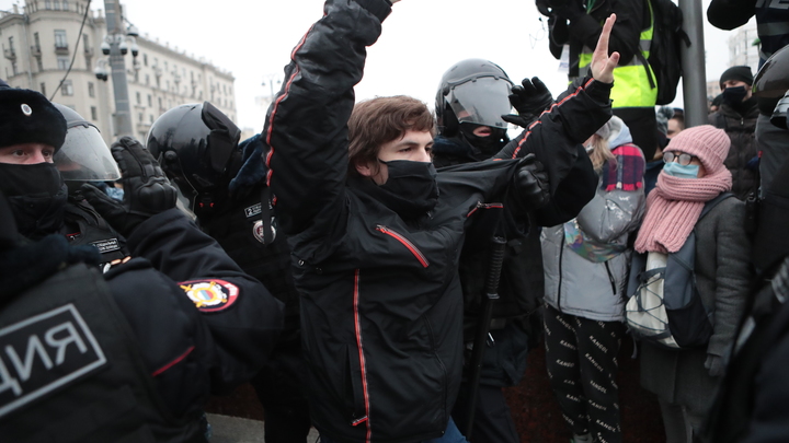 Эксперт раскрыл планы навальнистов на весну: Готовится очередная провокация