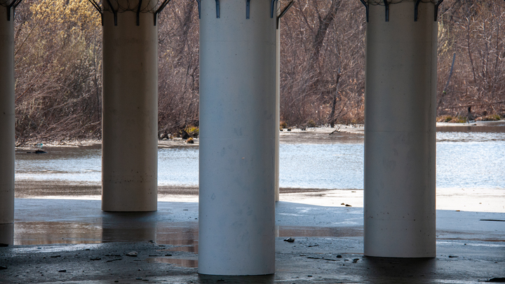 В Крыму обрушился мост на дороге Джанкой - Маслово. Есть пострадавшие