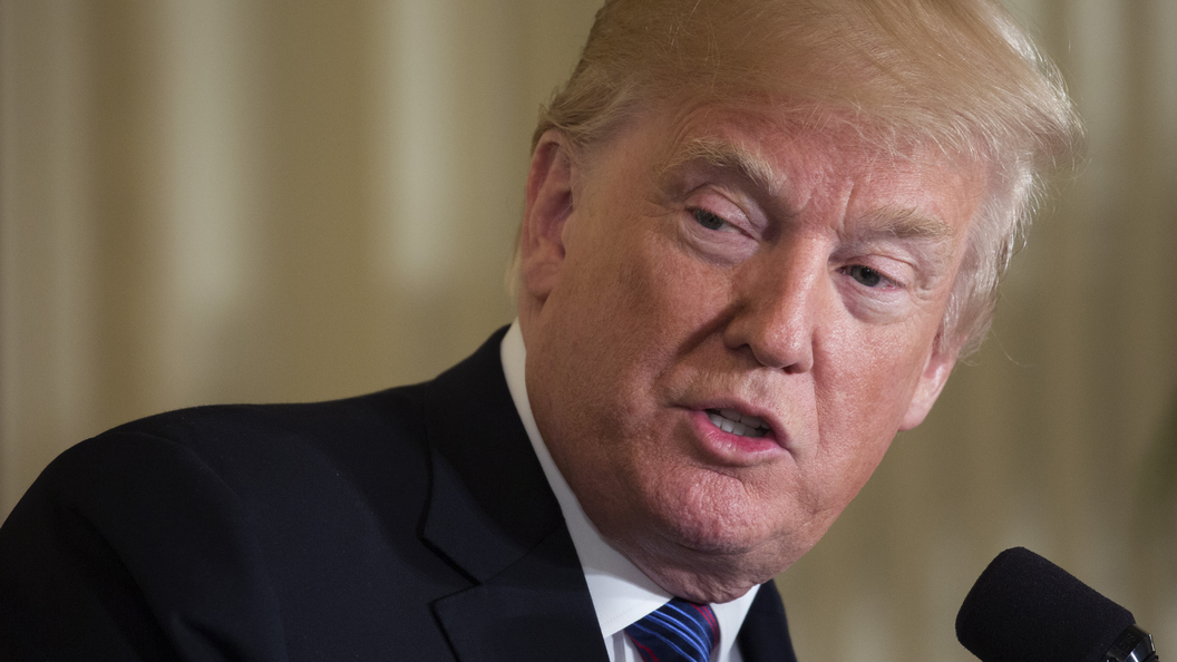 Трамп под давлением оставляет войска в Сирии Трамп под давлением оставляет войска в Сирии