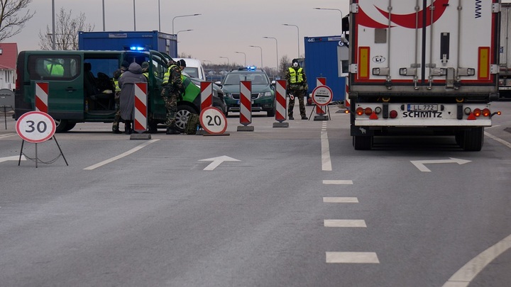 Латвия нашла лазейку в санкциях ЕС, чтобы торговать с гнусным соседом