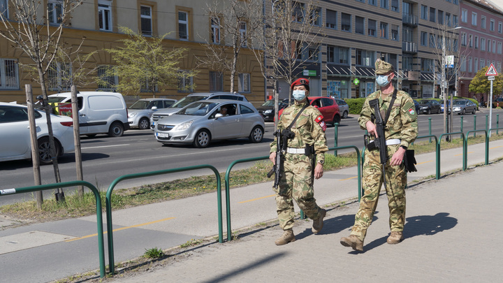 Венгрия готова отменить режим ЧП: Не из-за спада заболеваемости, а из-за политики