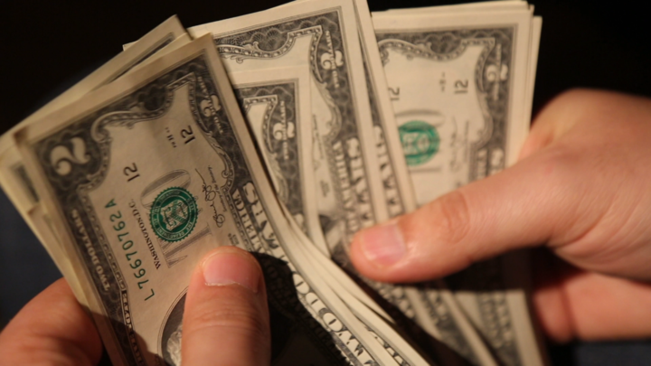 Выстрел не в ногу, а в голову: почему Британия не сможет конфисковать деньги России