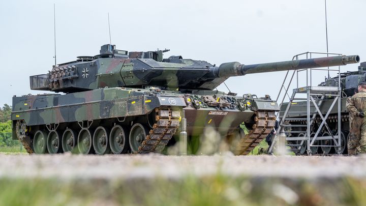 ВСУ мало предоставленных танков Leopard 2, Киев требует от Запада новых вооружений против России