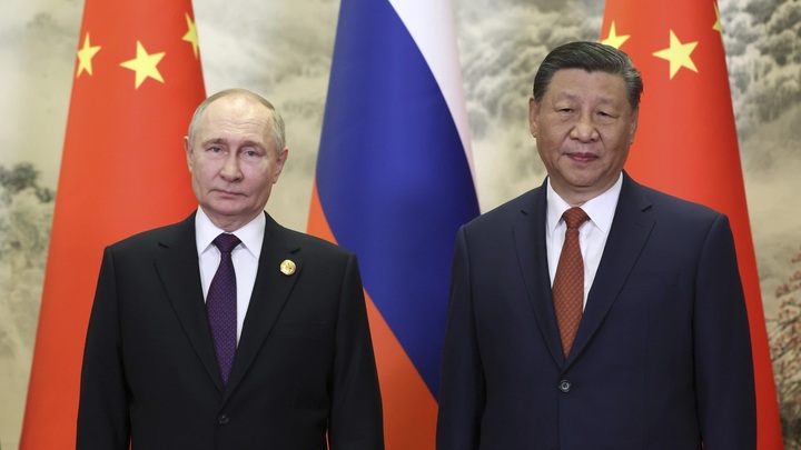 Братья навек: Трогательный момент во время речи Путина в Пекине. Зазвучали бурные аплодисменты