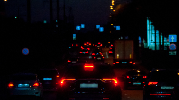 Коллапс на трассе М7. Часть дороги перекрыли, люди застряли до утра