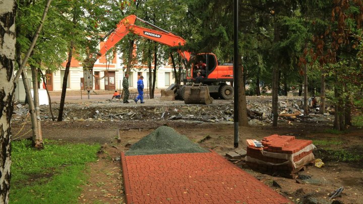 Мэр Новосибирска рассказал о благоустройстве Первомайского сквера