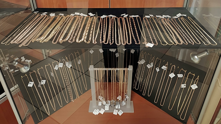 Жительница Иркутской области обокрала ювелирный магазин в ТРЦ СБС Мегамолл на 8 млн рублей