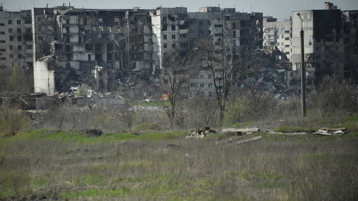 Житель Соледара рассказал, что в городе на каждом шагу лежат трупы украинских военных