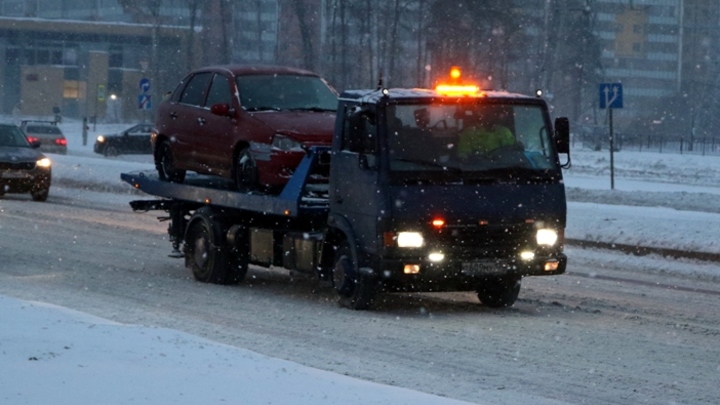 Эвакуация припаркованных с нарушениями автомобилей пройдет в Кемерове 29 ноября