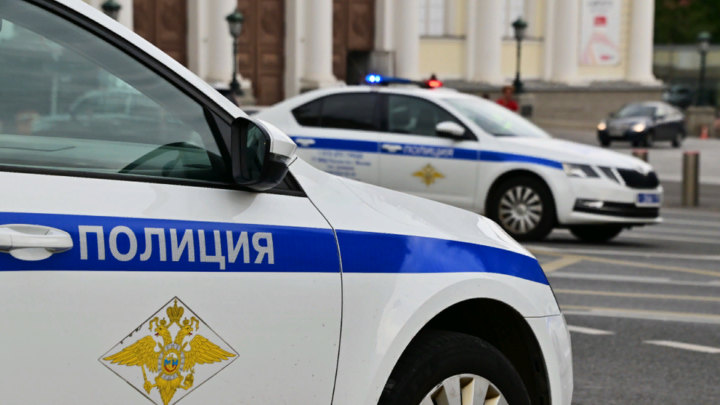 В квартире на Урале обнаружены трупы супругов: Три маленьких девочки провели с ними сутки