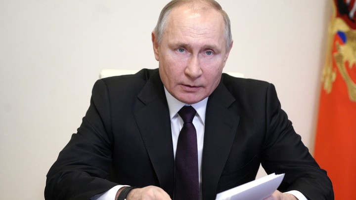 Владимир Путин наградил семерых жителей Новосибирской области