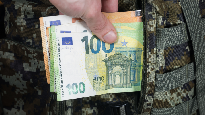 Немцы против помощи Украине. Тысячи жителей Германии вышли на улицы с протестами против власти