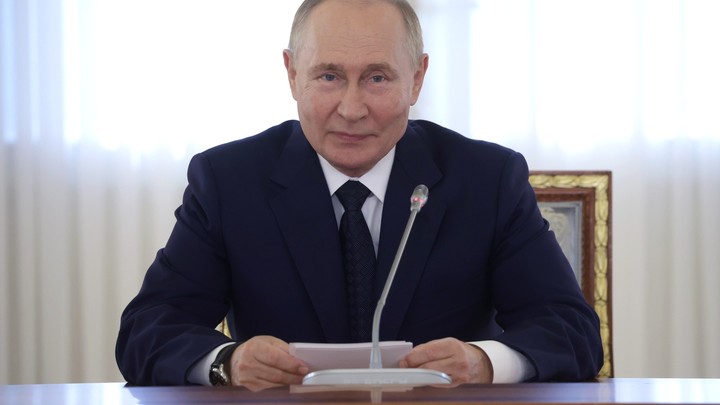 Президент России Владимир Путин посетил Туркменистан 11 октября