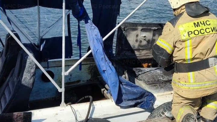 В Нижнем Тагиле при запуске взорвался катер, на котором собирались покататься отец и сын