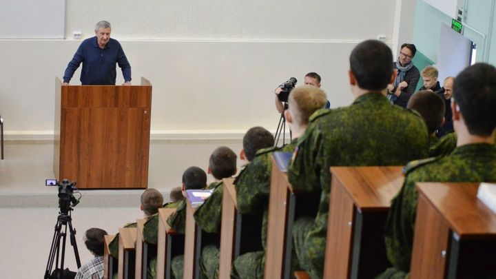 Будут насиловать и убивать: Сергей Муратов сказал курсантам правду о нацистах